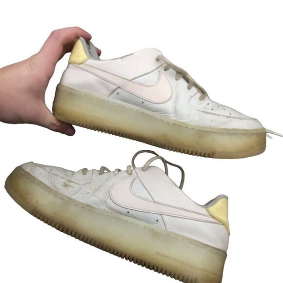 RARE 2018 Nike Air Force 1 Sage Beige Orange Size 9.5 - Picture 15 of 16